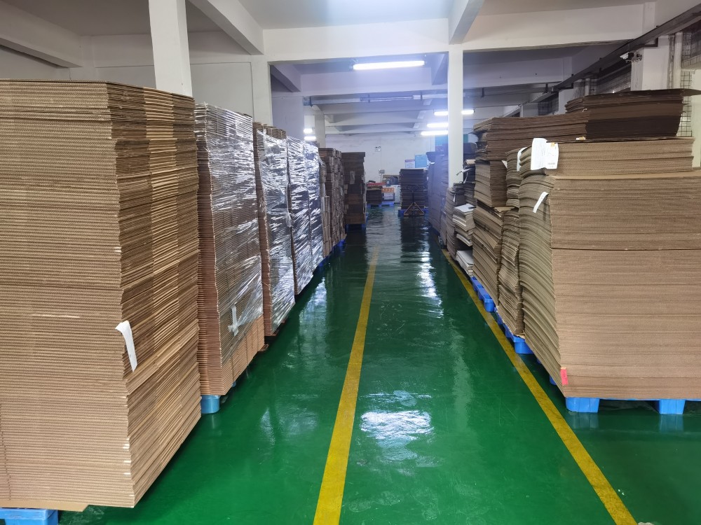 瓦楞纸箱仓储离地存放与堆码管理