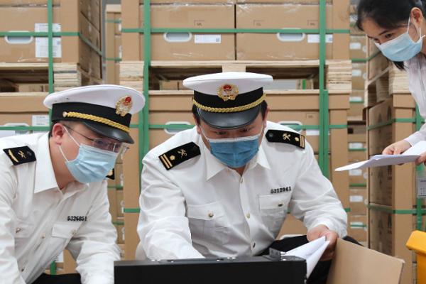 《南方日报》：严管危险品 守护国门安全--深圳海关打击进出口危险品伪瞒报专项行动成效显著